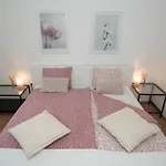 Luxury Residence Res - With Parking