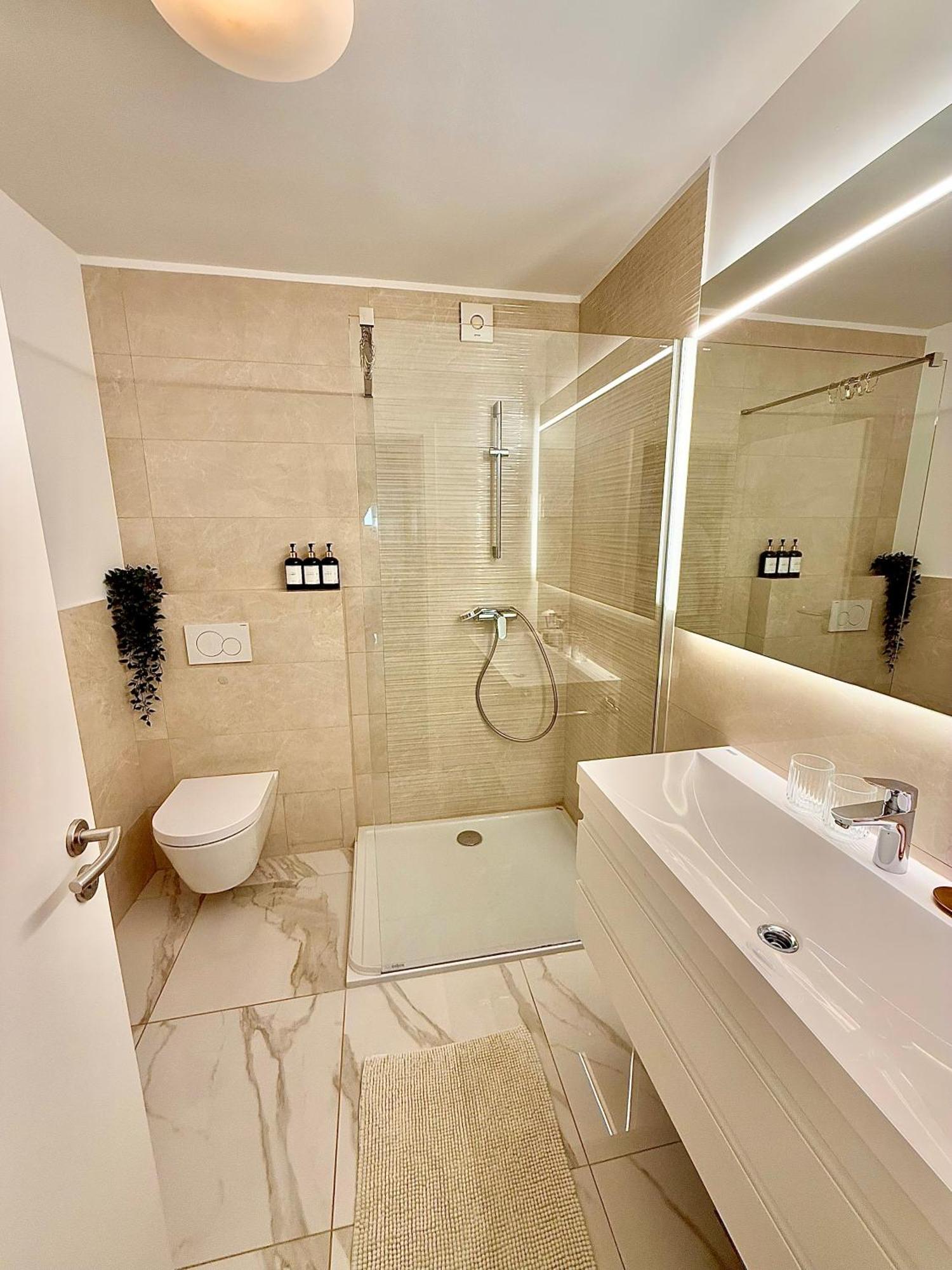 Apartment Luxury Res - With Parking Ljubljana