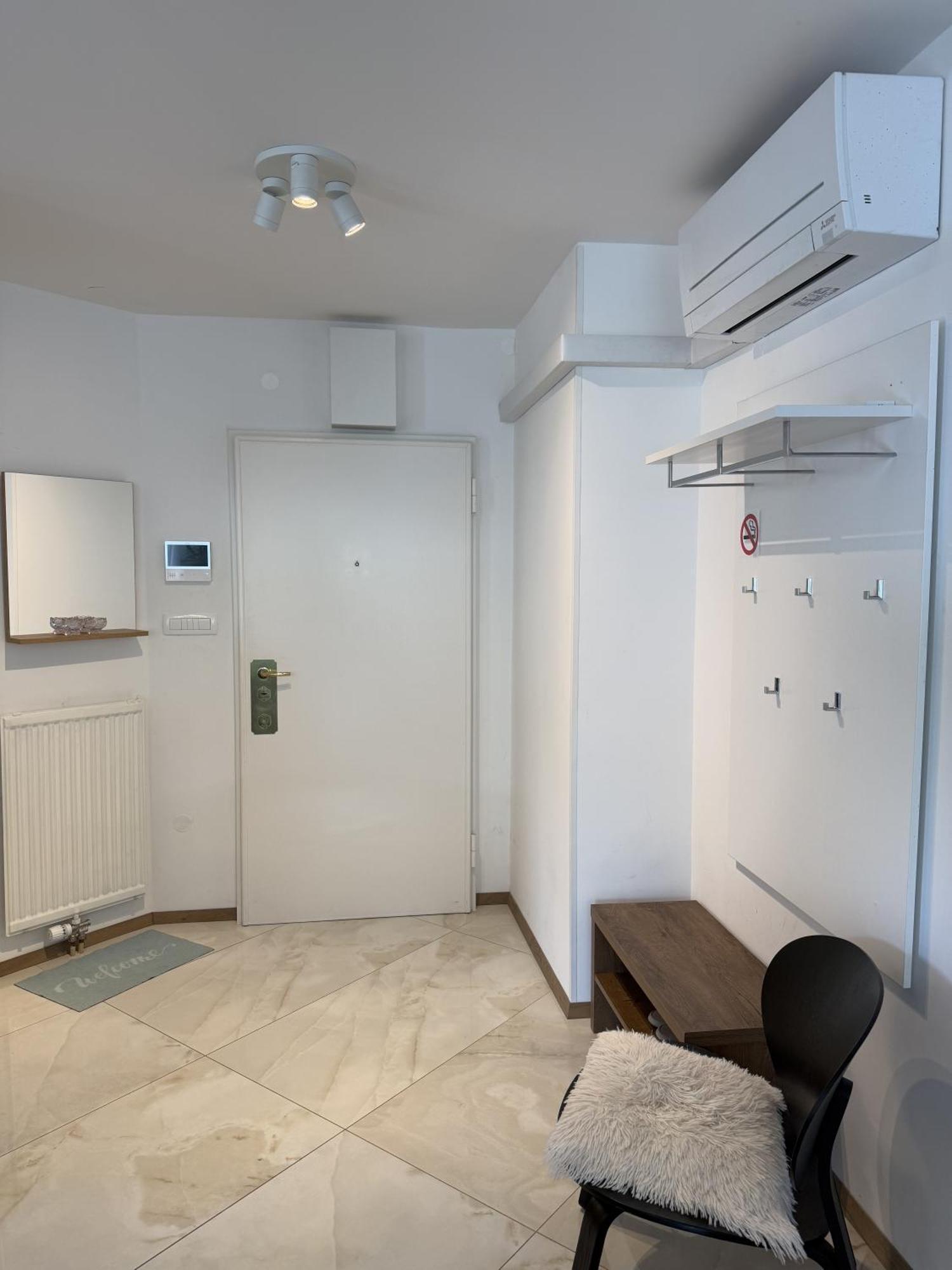 Luxury Res - With Parking Apartment